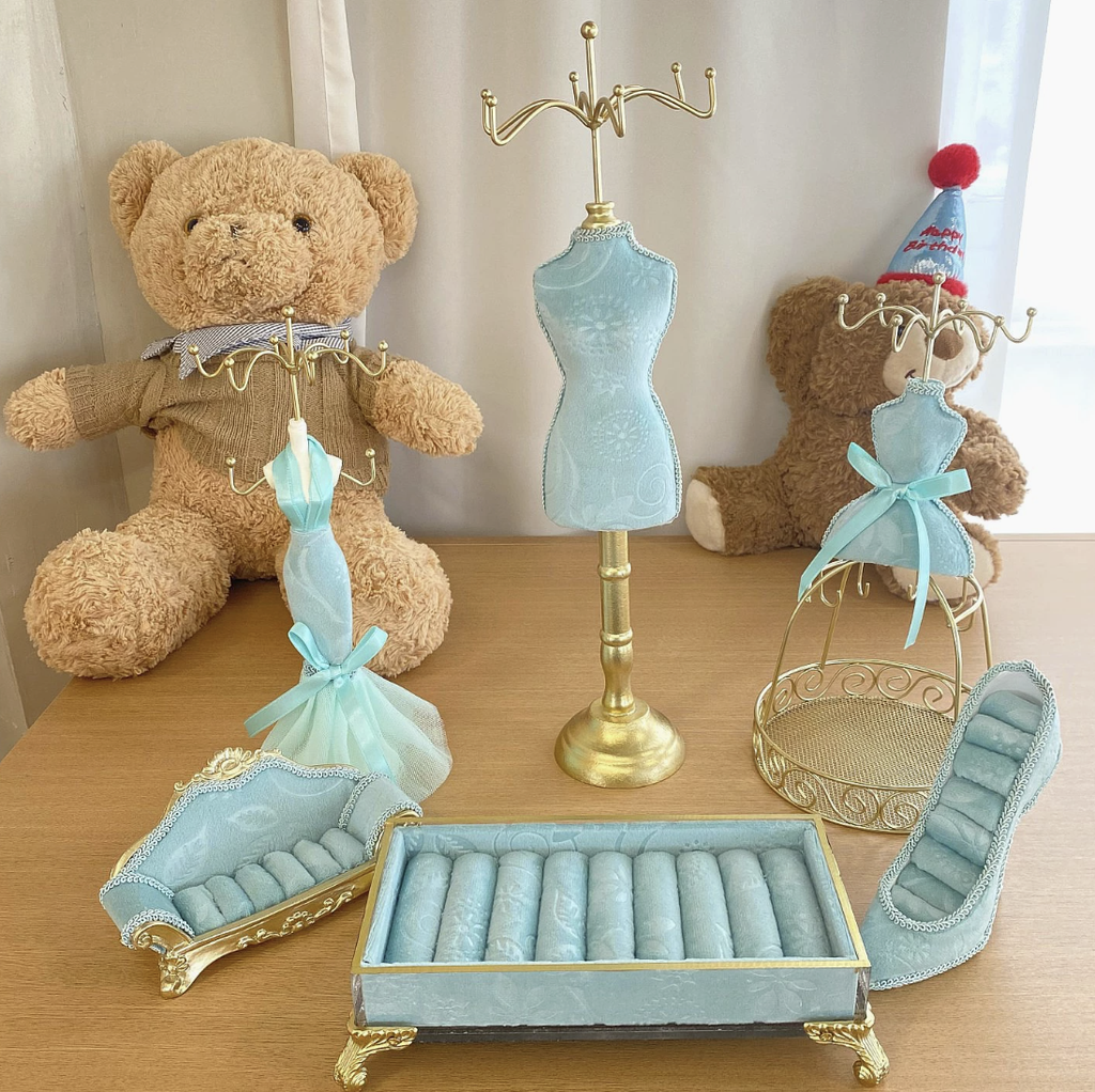 Green Jewelry Display Organizer Set – Mannequin Stand, Ring Tray, Sofa & Decorative Holders