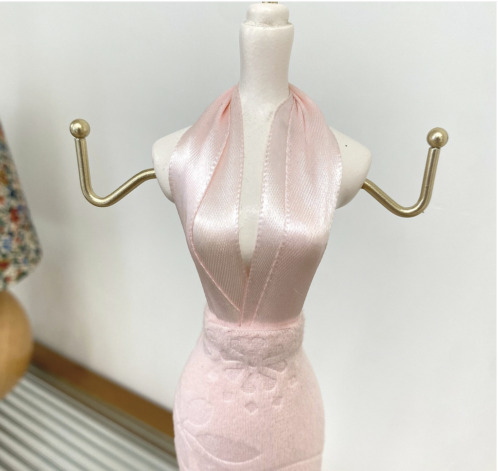 Pink Jewelry Display Organizer Set – Mannequin Stand, Ring Tray, Frame & Decorative Holders