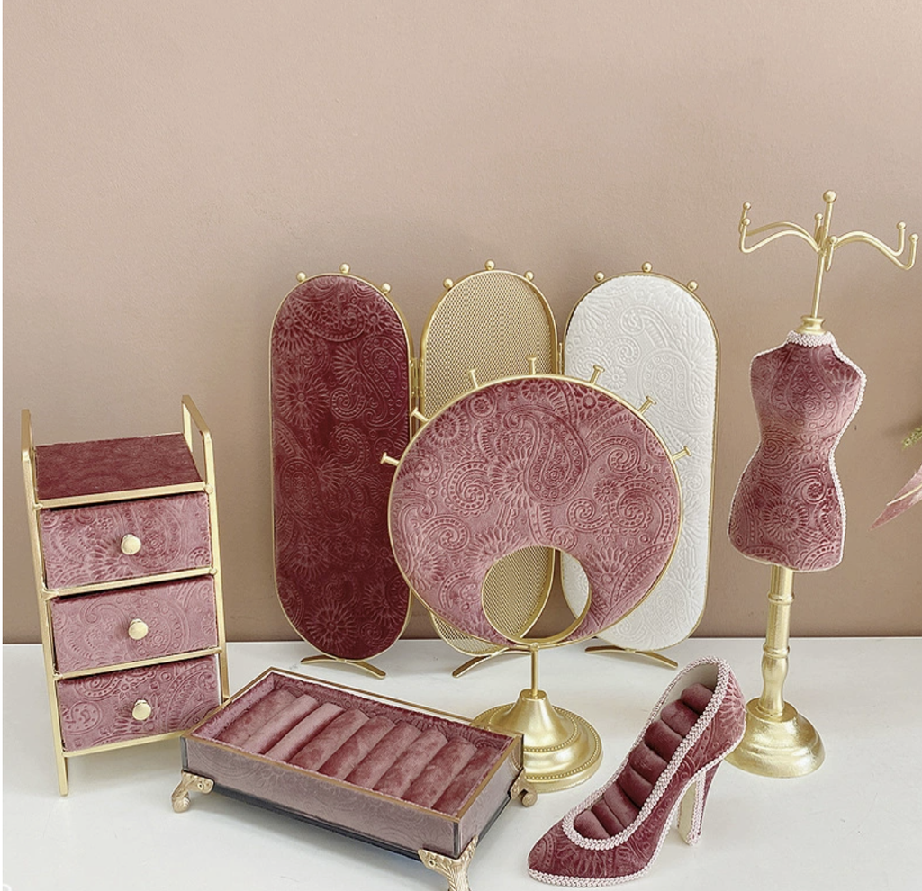 Dusty Pink Jewelry Display Organizer Set – Mannequin Stand, Ring Tray & Decorative Holders