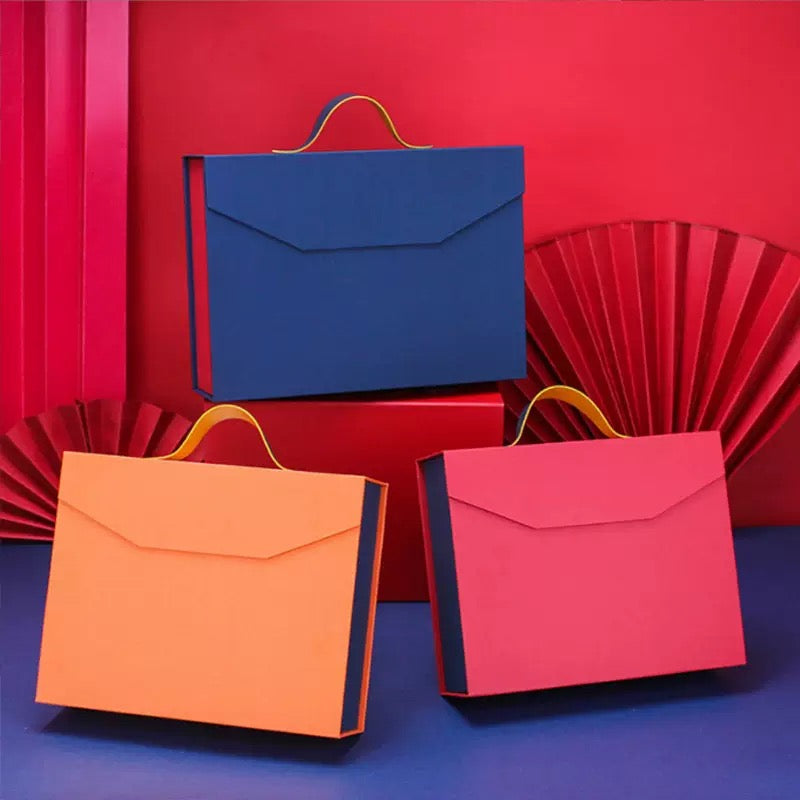 Paper Gift Box with Handle Folding Rigid Packaging for Clothing, Gifts and Retail Packaging/Free logo