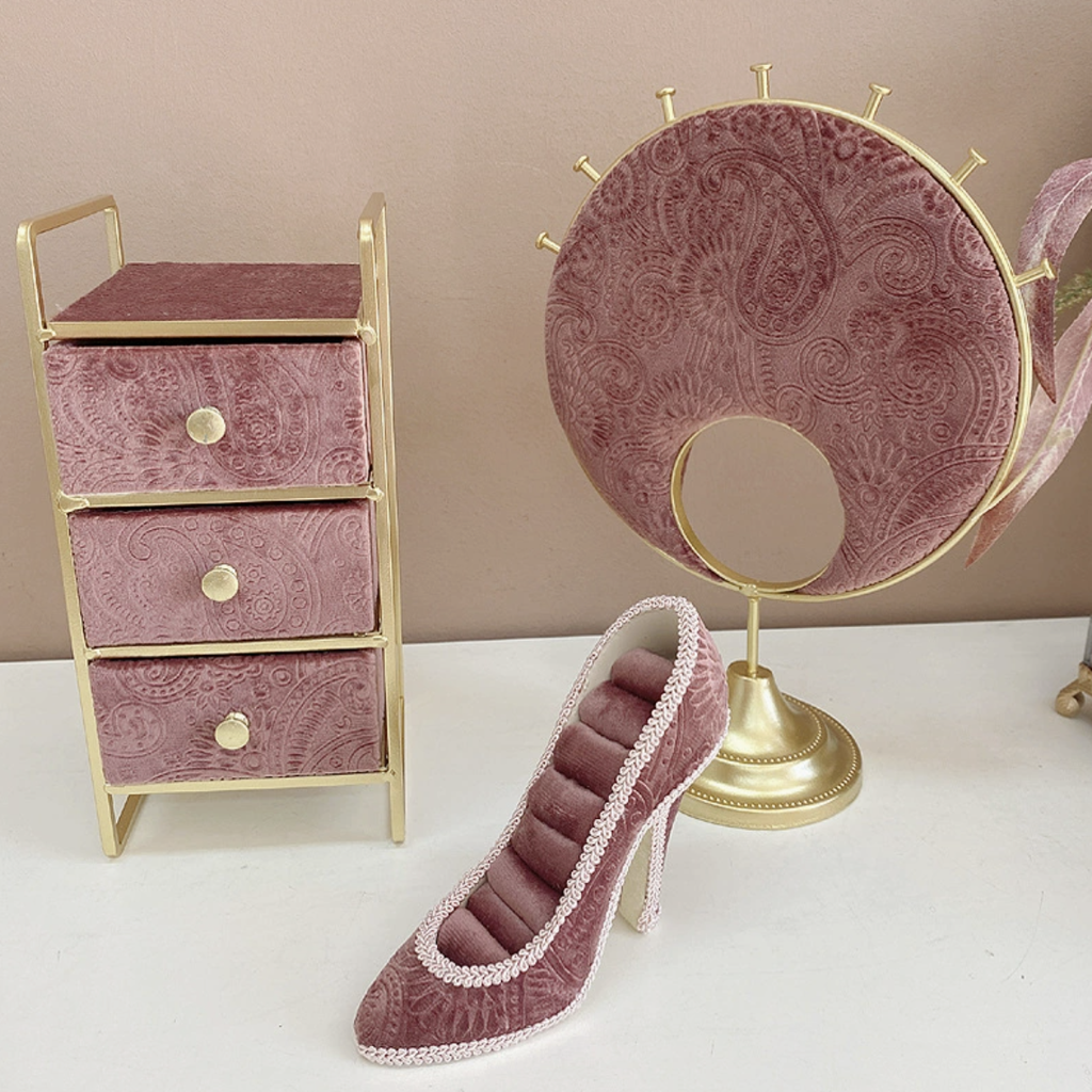 Dusty Pink Jewelry Display Organizer Set – Mannequin Stand, Ring Tray & Decorative Holders
