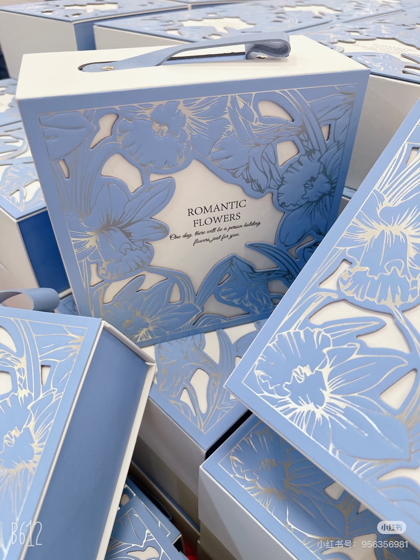 Luxury Floral Cutout Gift Box with Handle | Premium Wedding & Flower Packaging (2 Sizes)