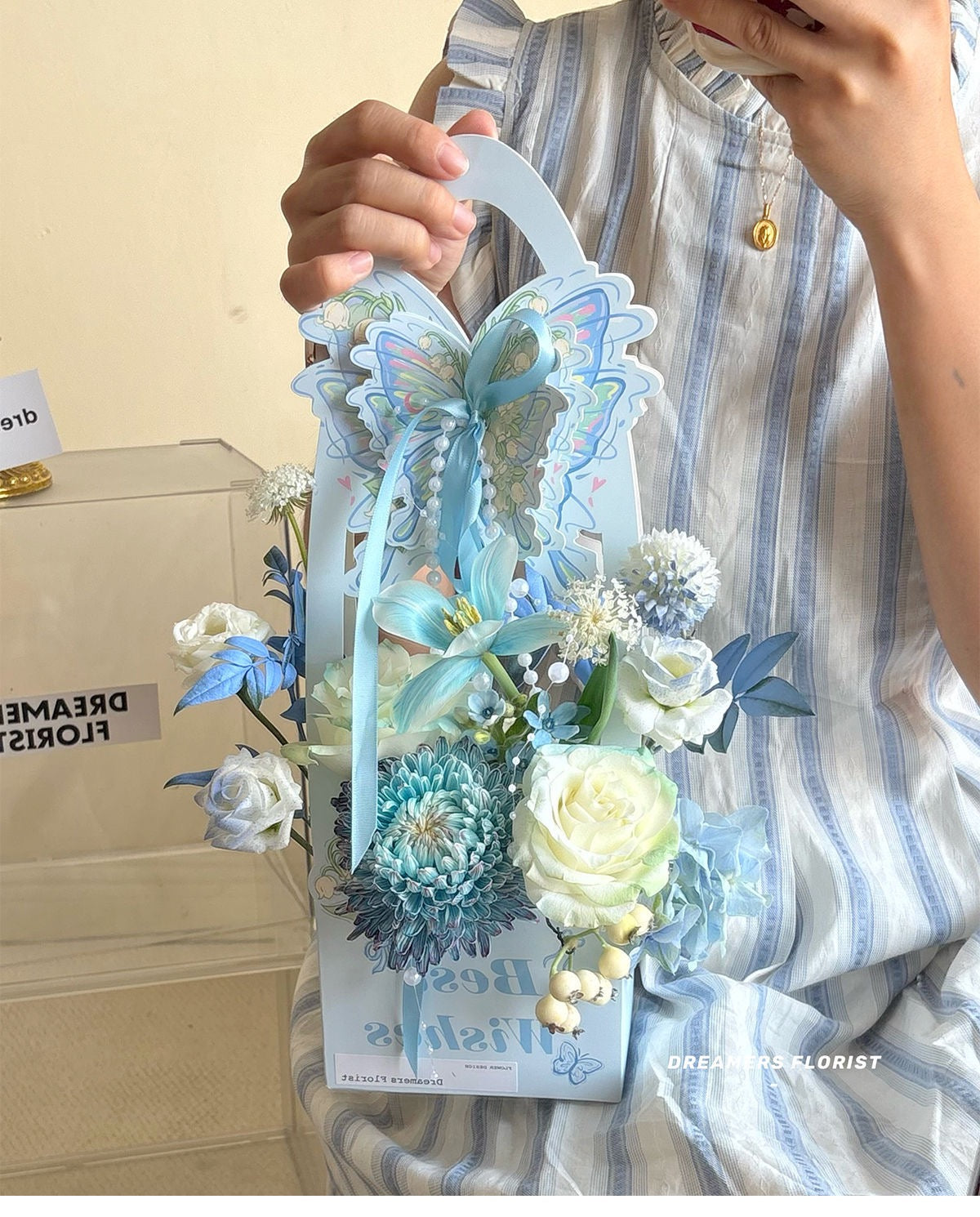 Butterfly Flower Gift Basket Box with Handle | Creative Floral Packaging Box for Bouquet & Gifts