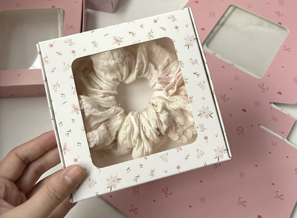 Cute Window Gift Box for Accessories | Small Packaging Box for Scrunchies, Jewelry & Gifts (4.72×4.72×1.18 in)