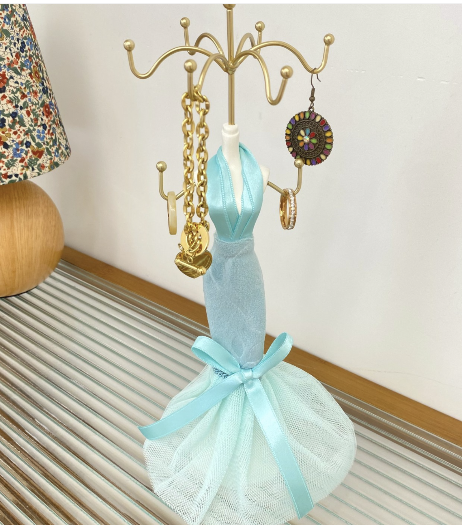 Green Jewelry Display Organizer Set – Mannequin Stand, Ring Tray, Sofa & Decorative Holders
